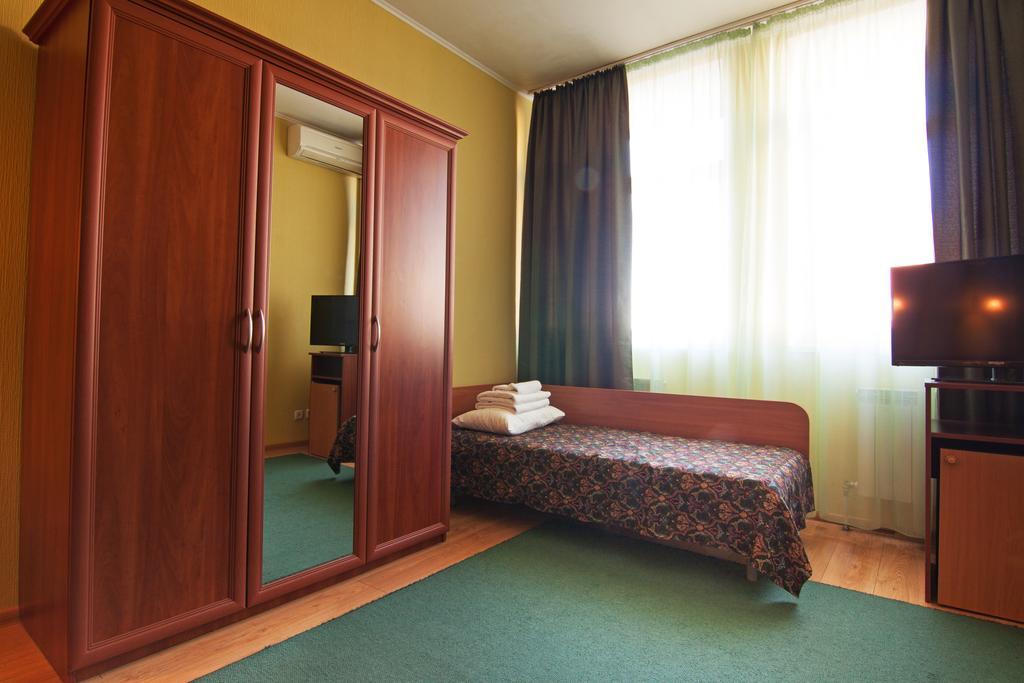Mini-Hotel On Geroiv Energetykiv Street 18 키예프 외부 사진