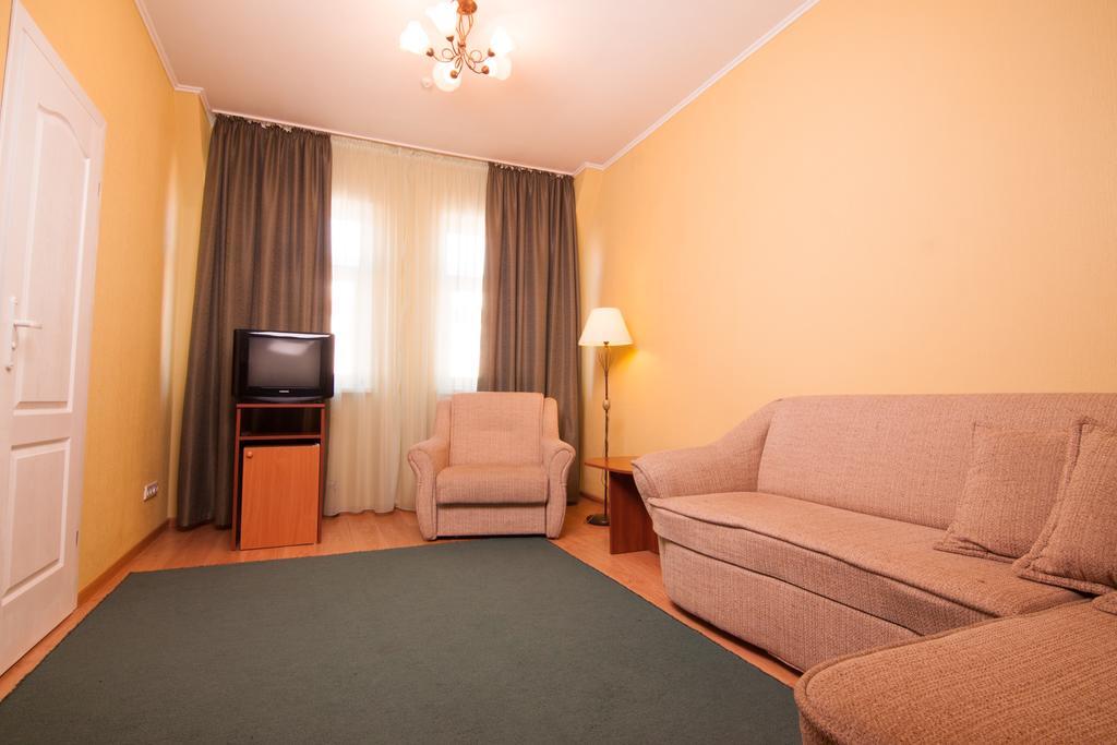 Mini-Hotel On Geroiv Energetykiv Street 18 키예프 외부 사진