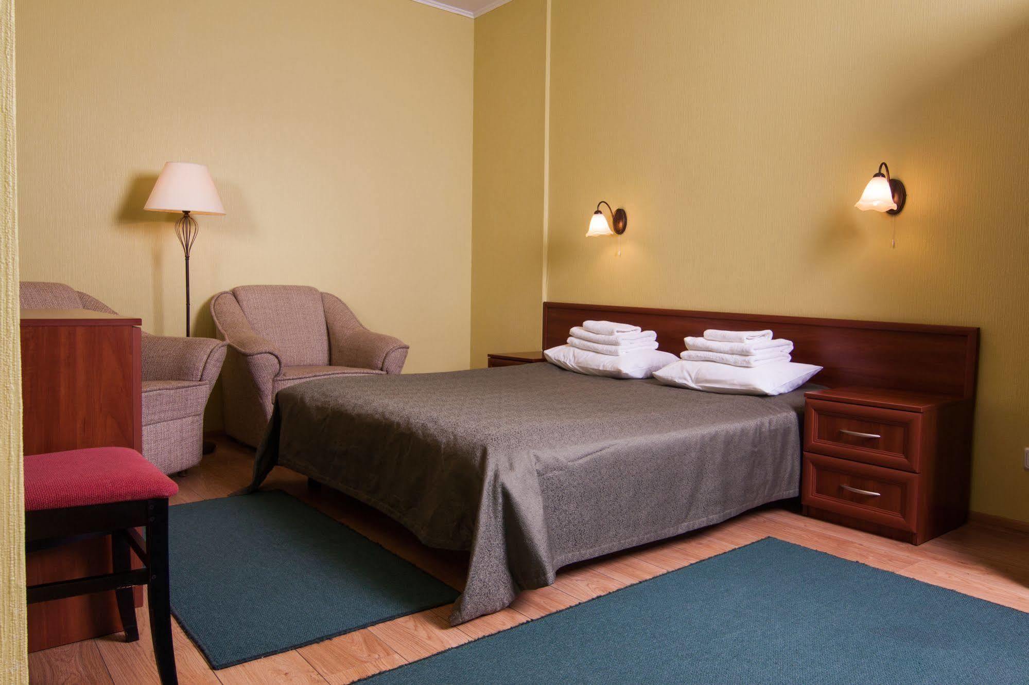 Mini-Hotel On Geroiv Energetykiv Street 18 키예프 외부 사진