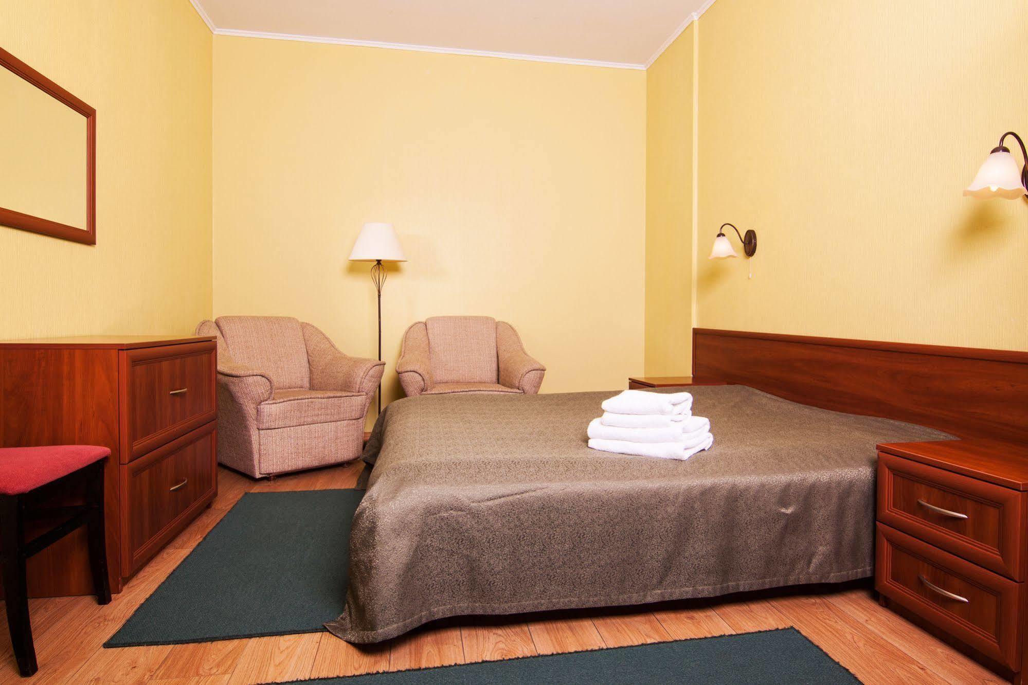 Mini-Hotel On Geroiv Energetykiv Street 18 키예프 외부 사진