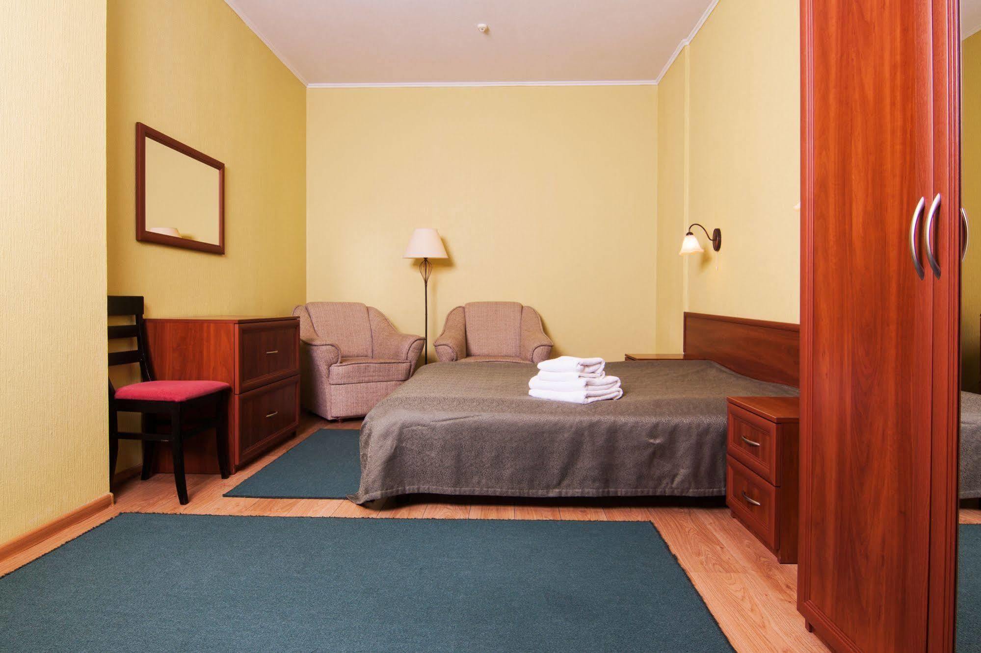 Mini-Hotel On Geroiv Energetykiv Street 18 키예프 외부 사진