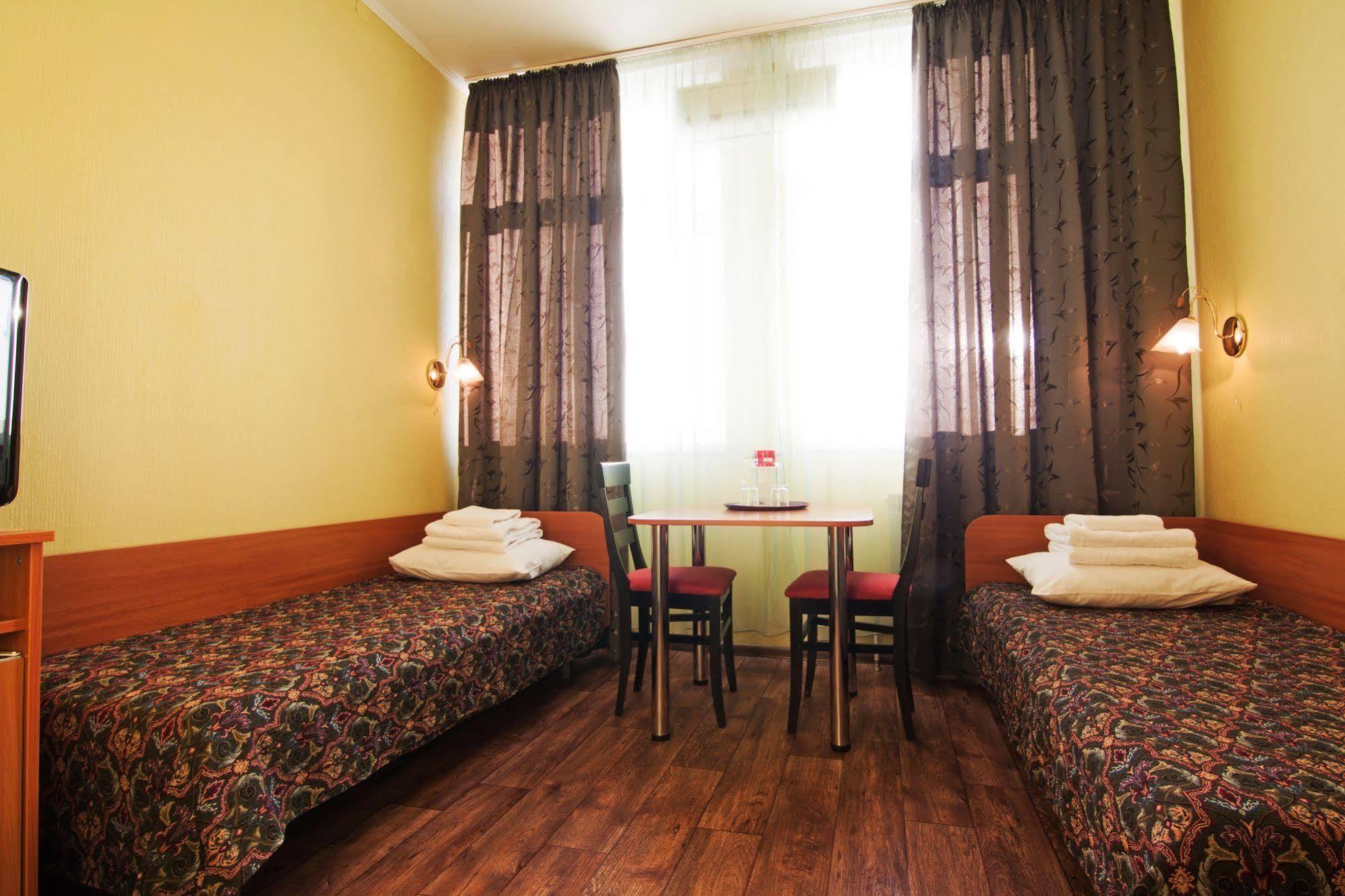 Mini-Hotel On Geroiv Energetykiv Street 18 키예프 외부 사진