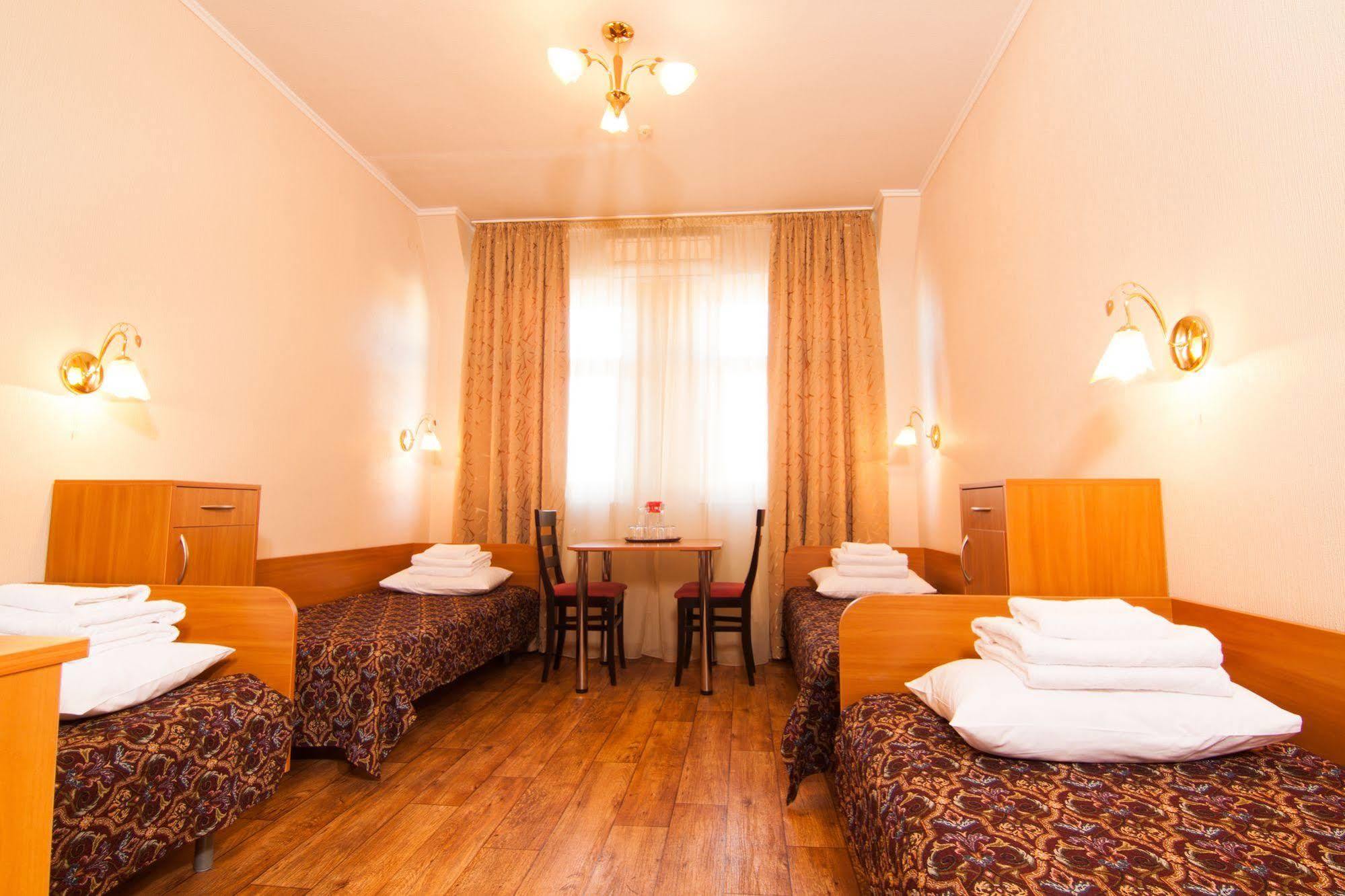 Mini-Hotel On Geroiv Energetykiv Street 18 키예프 외부 사진